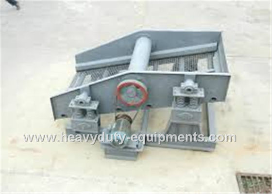 Chiny Auto Centering Vibrating Screen with two types of vibrating screen, seat type and hanging type dostawca