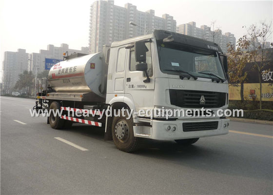Chiny Truck Mounted Type Liquid Asphalt Tanker With Pump Output 5 Ton / H dostawca
