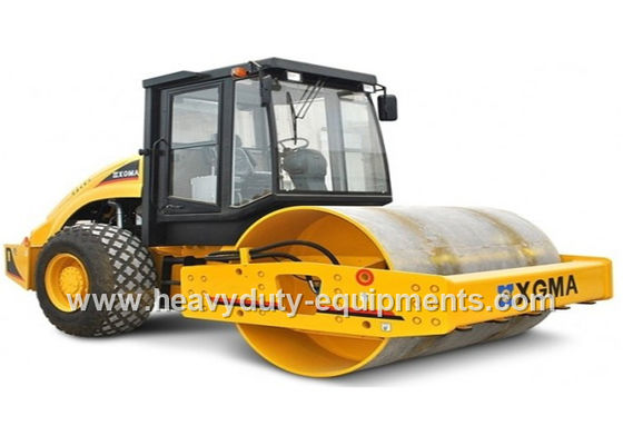 Chiny Hydraulic Vibratory Road Roller XG6201 Adopted the Shanghai D6114 turbocharged diesel engine dostawca